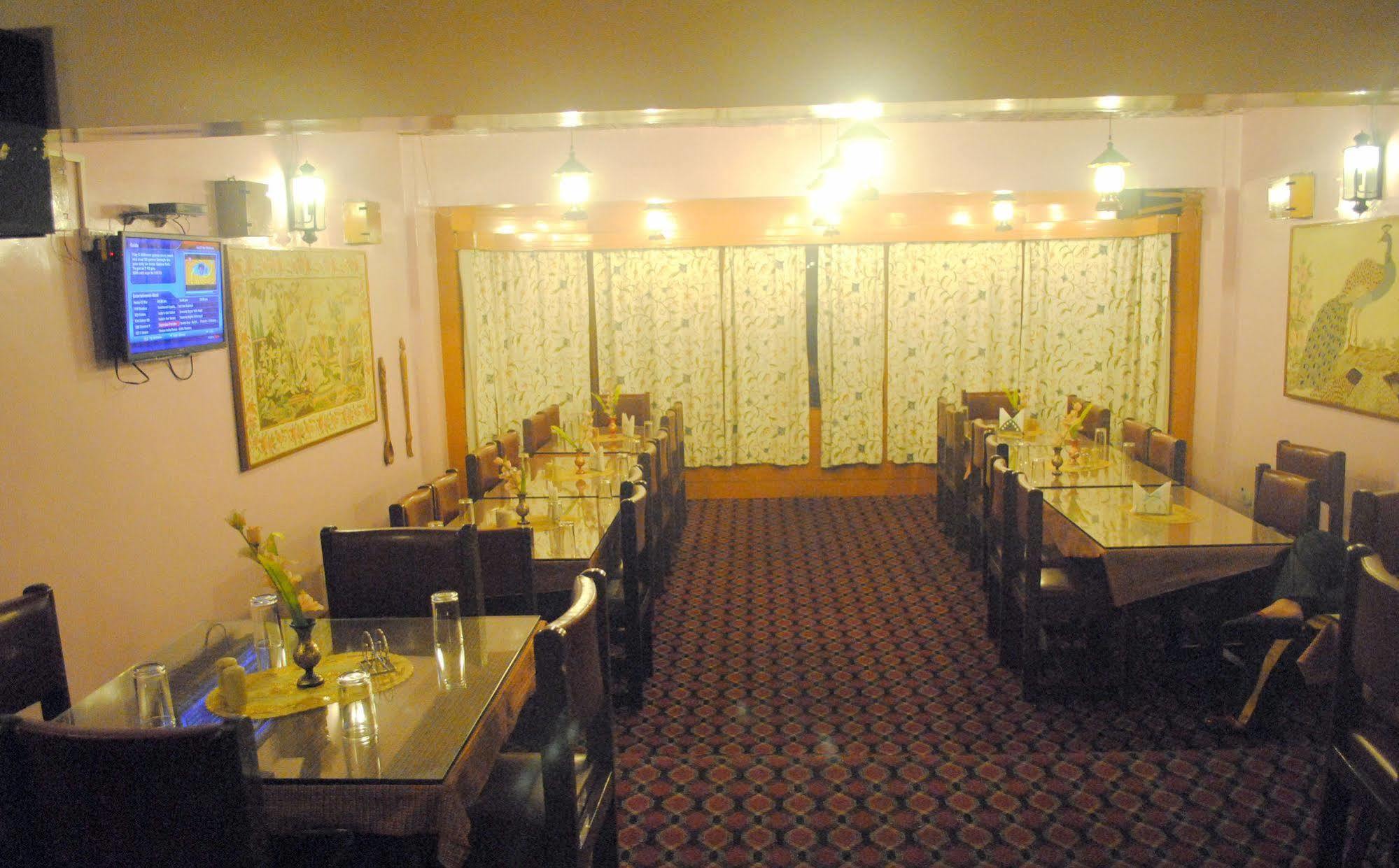 Welcome Hotel Gulmarg Bagian luar foto