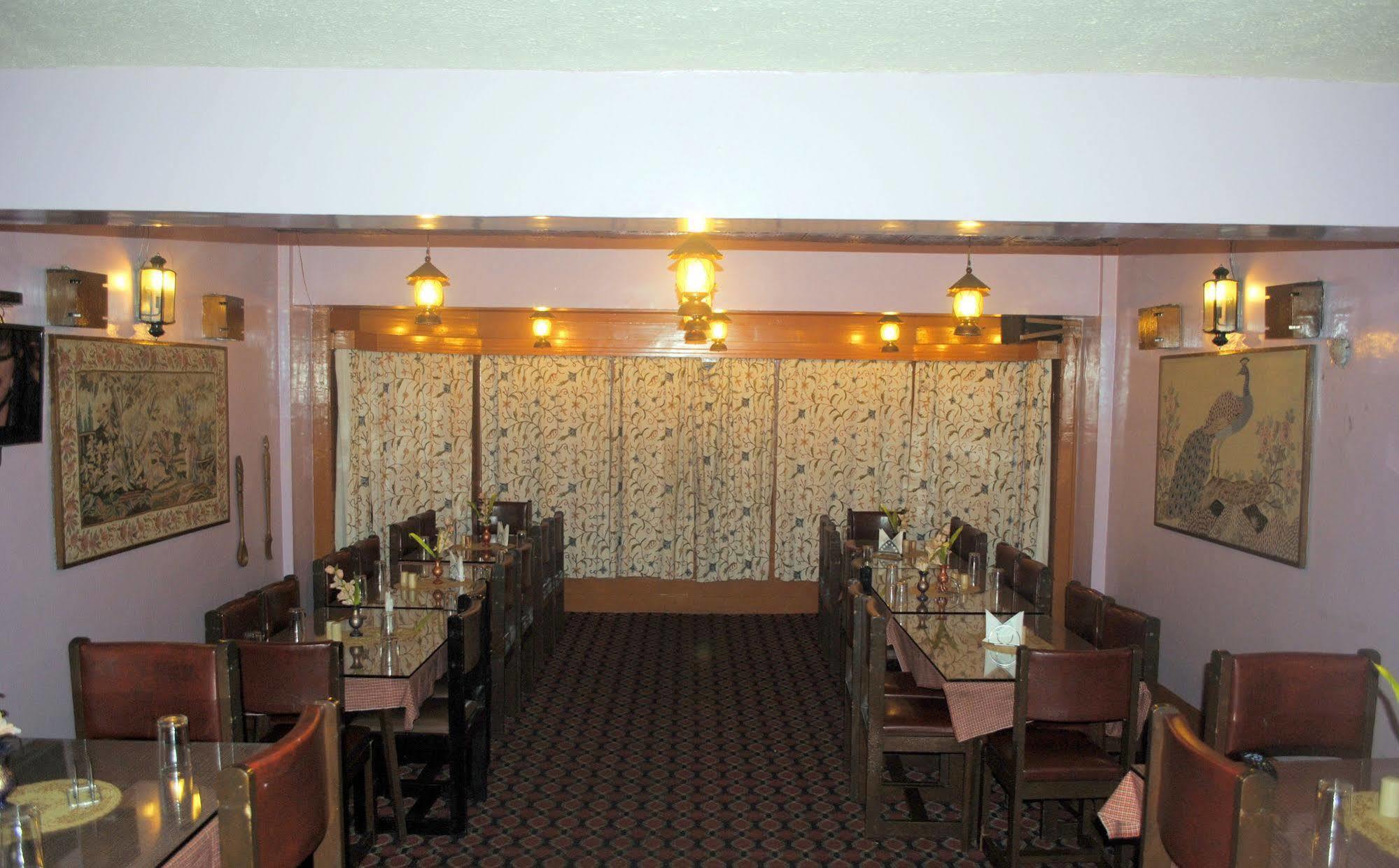 Welcome Hotel Gulmarg Bagian luar foto