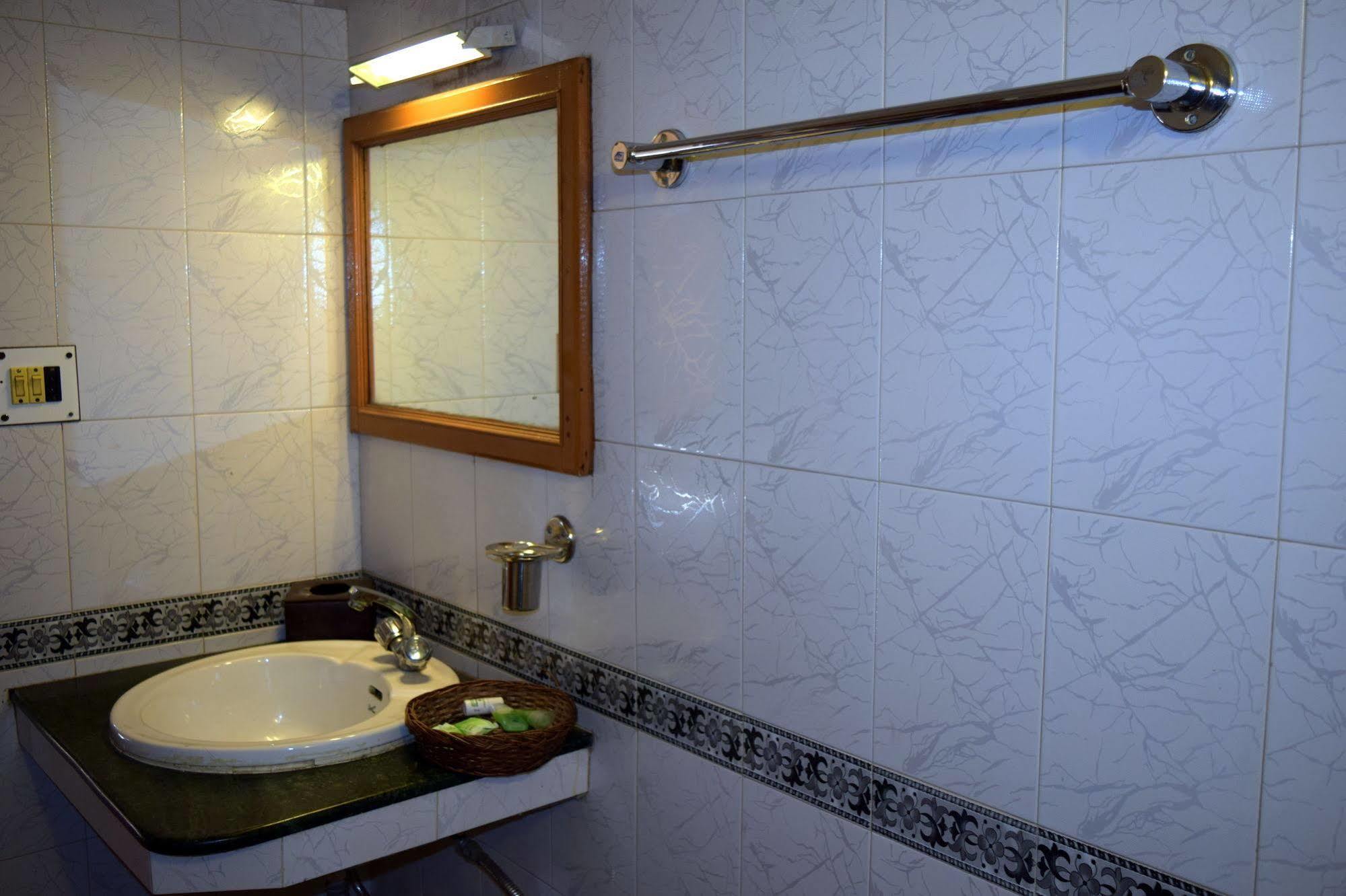 Welcome Hotel Gulmarg Bagian luar foto