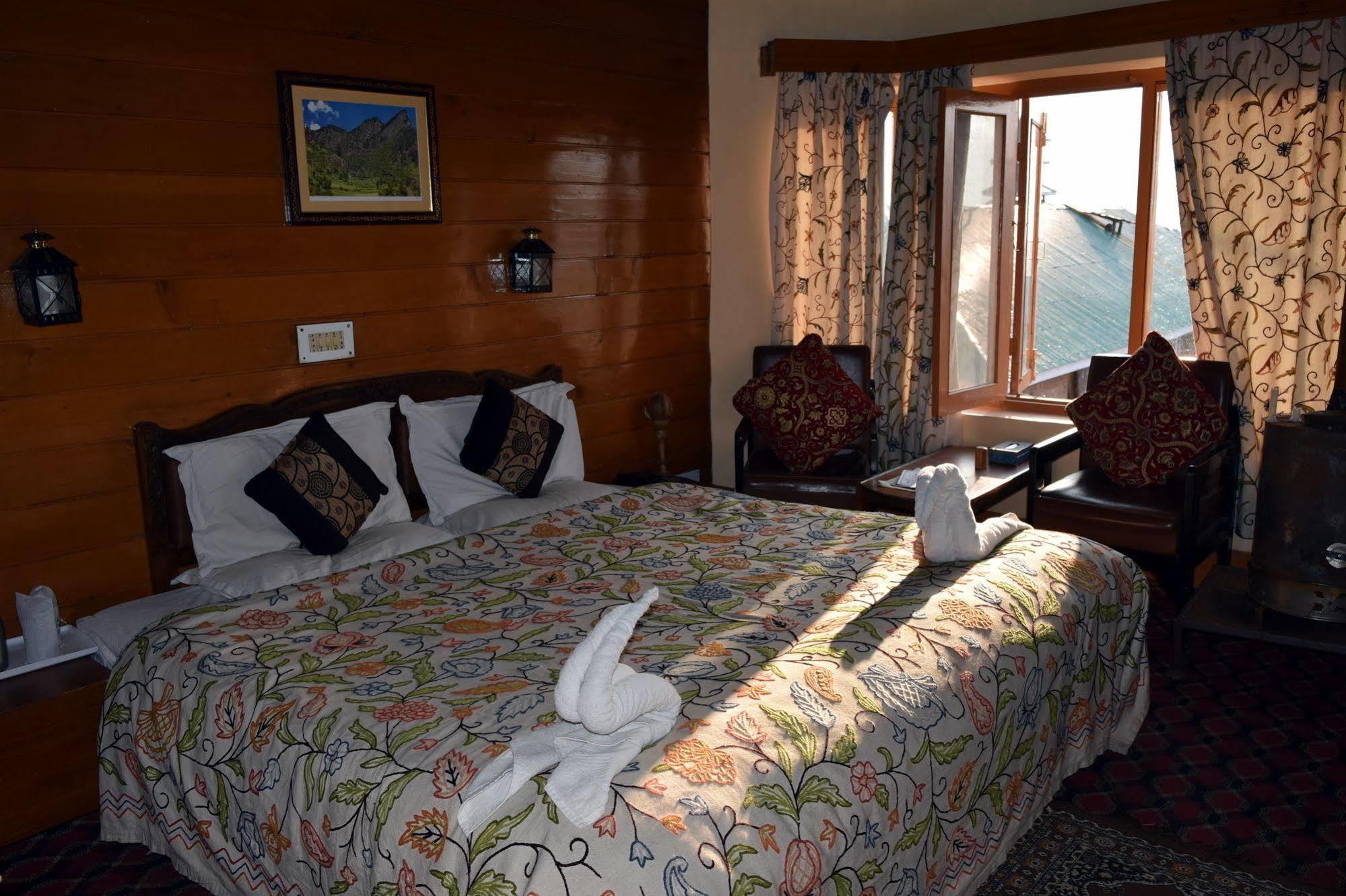Welcome Hotel Gulmarg Bagian luar foto